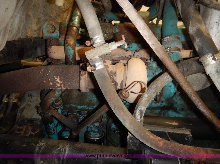 image for item I5013 1979 International F2554 S Series grain truck