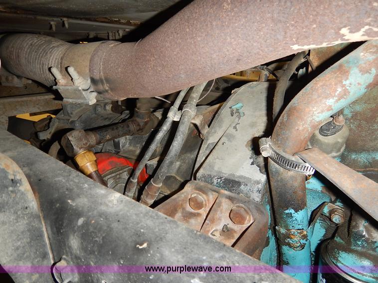 image for item I5013 1979 International F2554 S Series grain truck