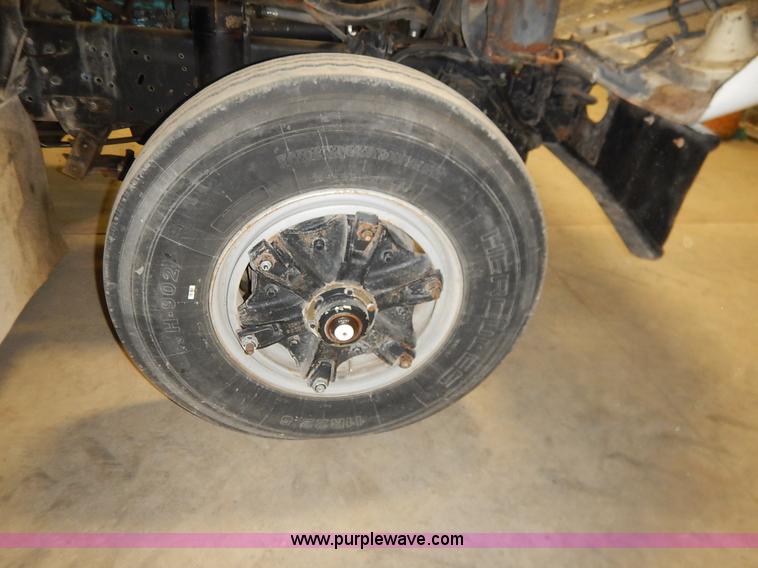 image for item I5013 1979 International F2554 S Series grain truck