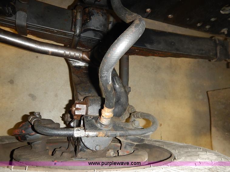 image for item I5013 1979 International F2554 S Series grain truck