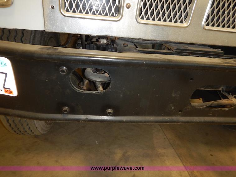 image for item I5013 1979 International F2554 S Series grain truck