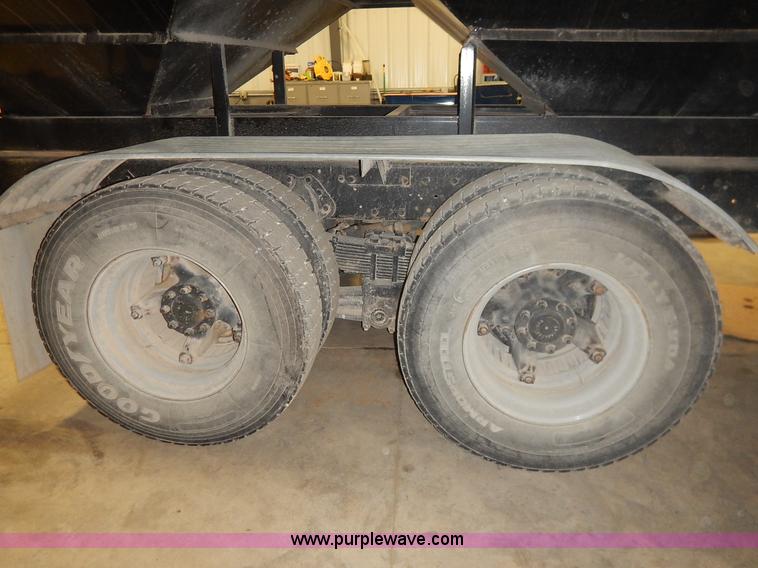 image for item I5013 1979 International F2554 S Series grain truck