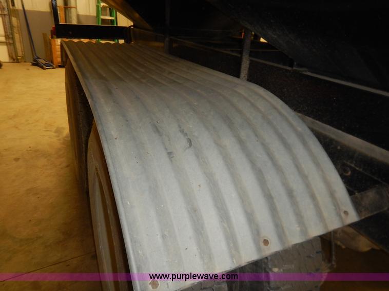 image for item I5013 1979 International F2554 S Series grain truck