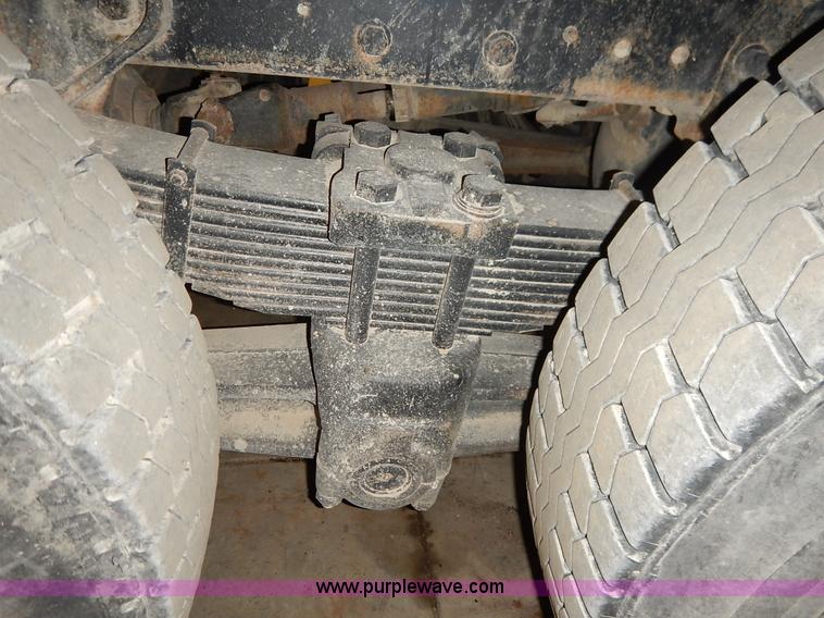 image for item I5013 1979 International F2554 S Series grain truck