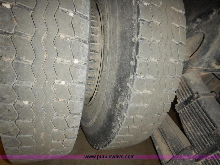 image for item I5013 1979 International F2554 S Series grain truck