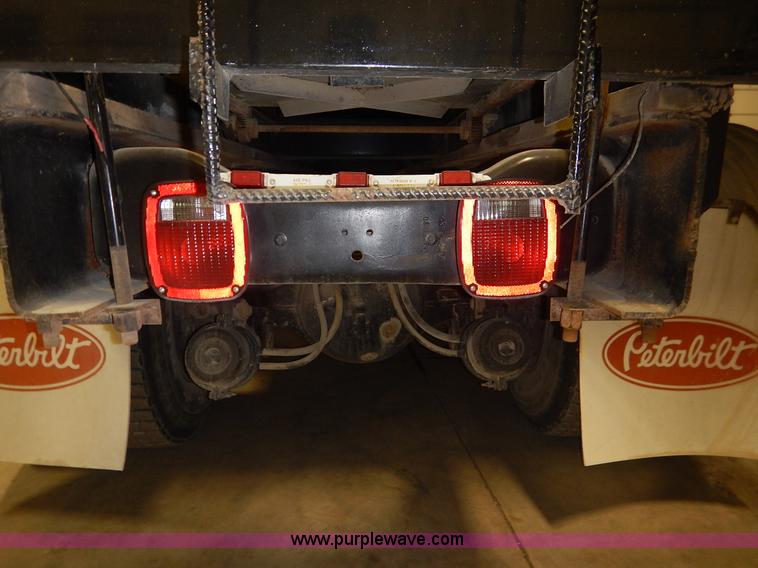 image for item I5013 1979 International F2554 S Series grain truck