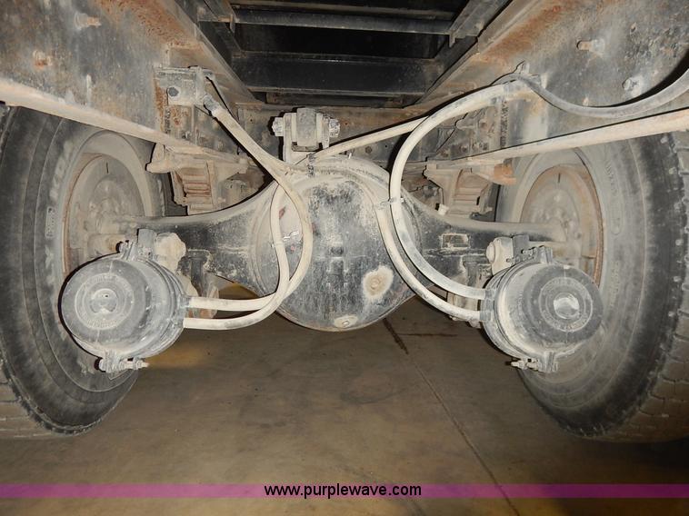 image for item I5013 1979 International F2554 S Series grain truck