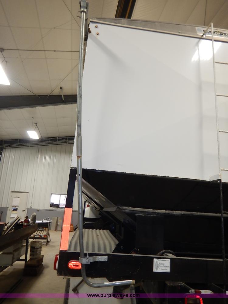 image for item I5013 1979 International F2554 S Series grain truck