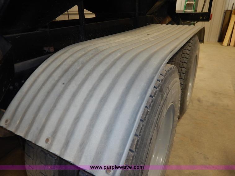 image for item I5013 1979 International F2554 S Series grain truck