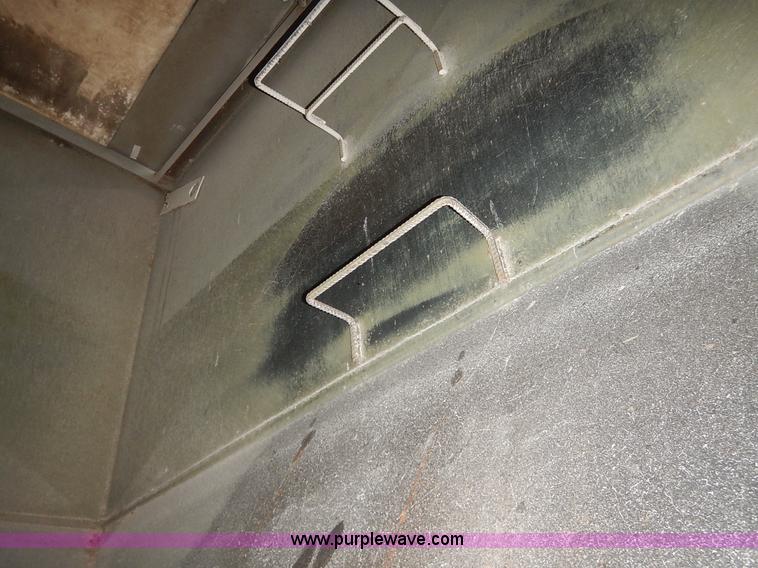 image for item I5013 1979 International F2554 S Series grain truck