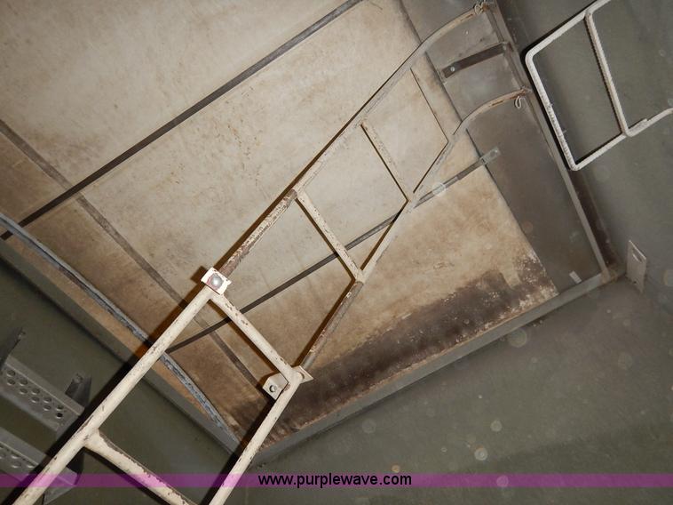 image for item I5013 1979 International F2554 S Series grain truck