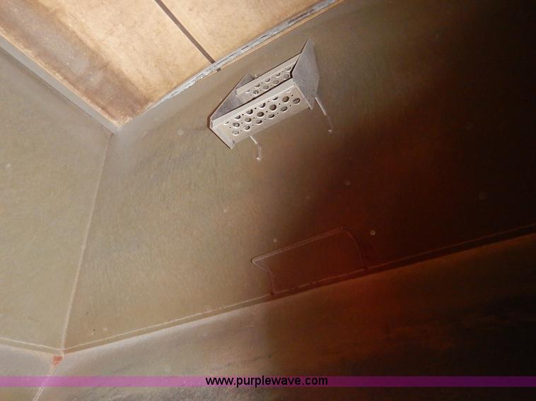 image for item I5013 1979 International F2554 S Series grain truck