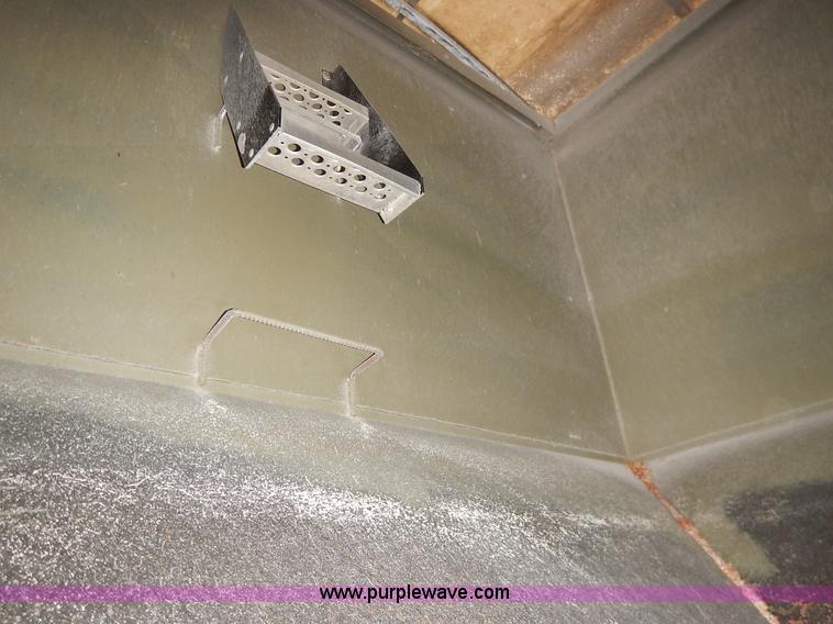 image for item I5013 1979 International F2554 S Series grain truck