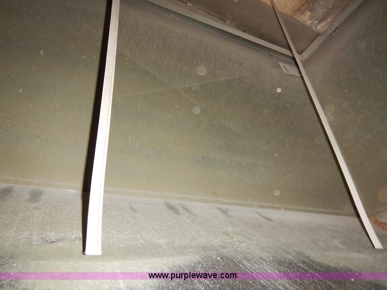 image for item I5013 1979 International F2554 S Series grain truck