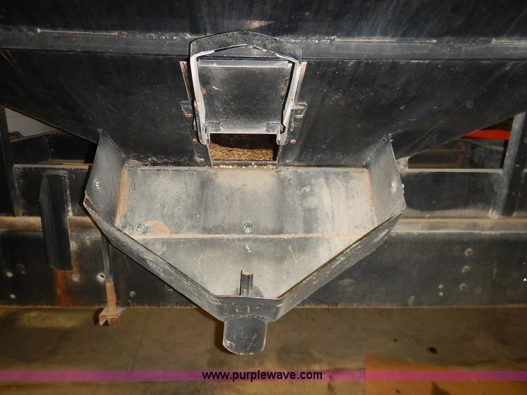 image for item I5013 1979 International F2554 S Series grain truck