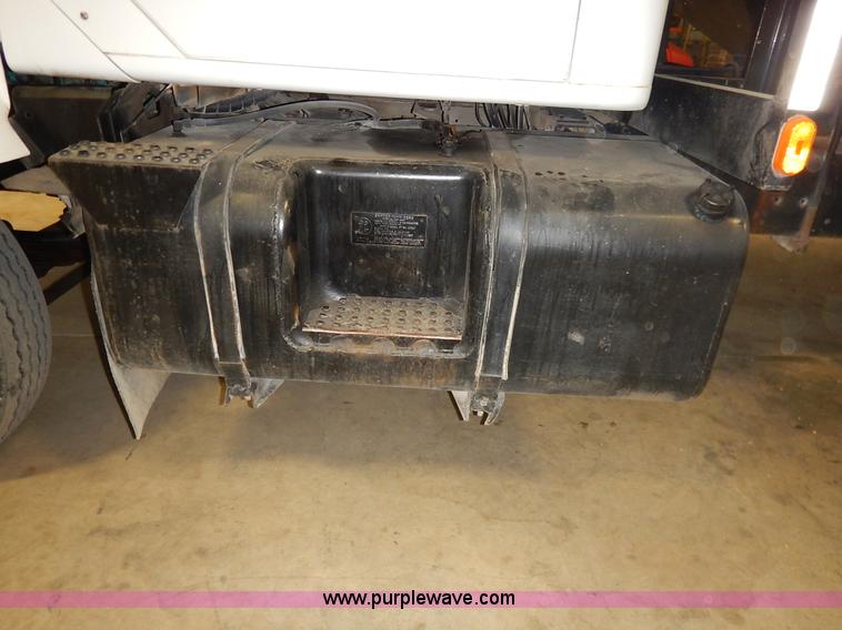 image for item I5013 1979 International F2554 S Series grain truck