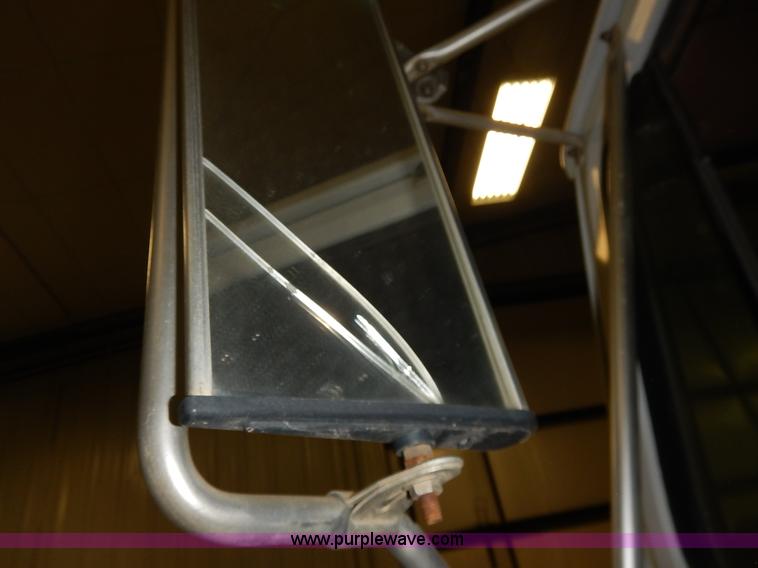 image for item I5013 1979 International F2554 S Series grain truck