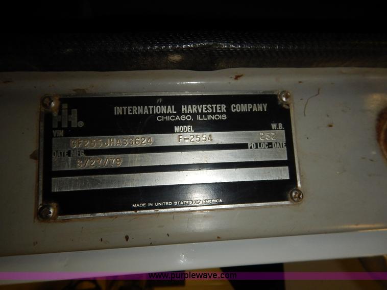 image for item I5013 1979 International F2554 S Series grain truck