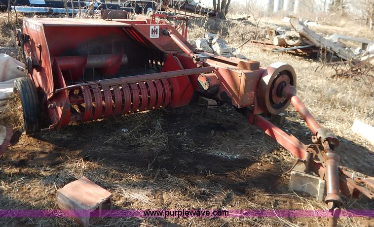 image for item I5033 International Harvester McCormick 46 small square baler