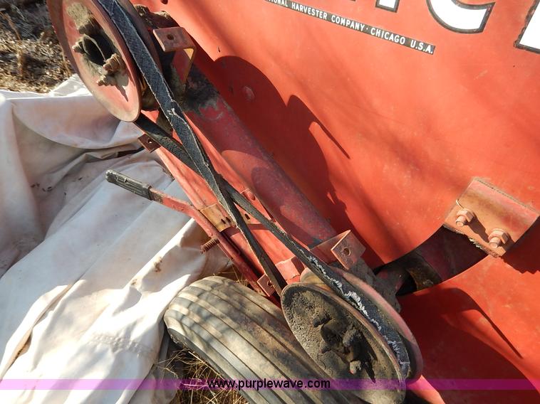 image for item I5033 International Harvester McCormick 46 small square baler