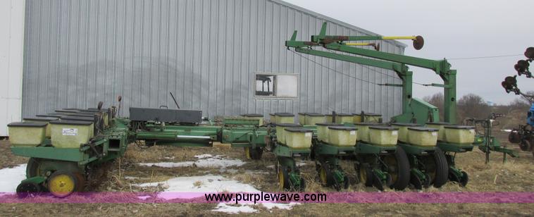 image for item K2041 John Deere 7000 planter