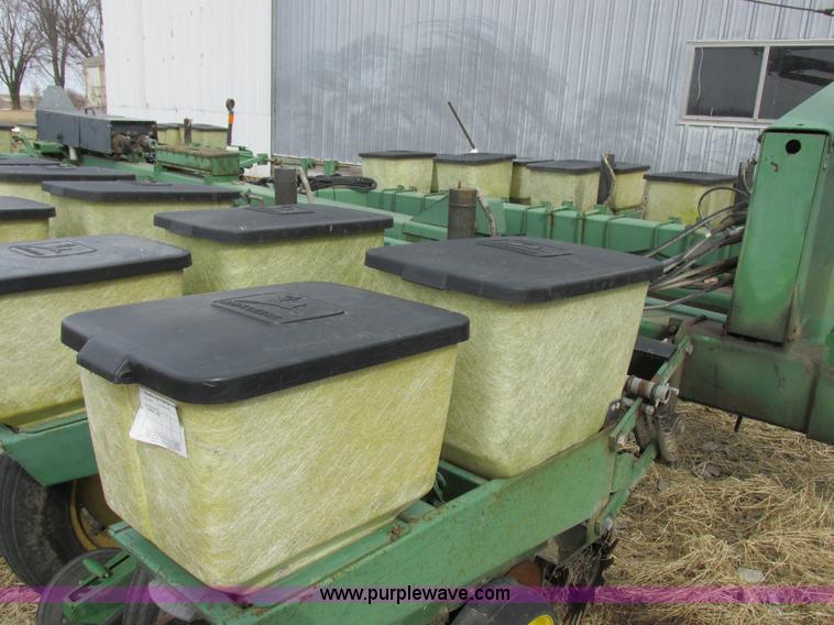 image for item K2041 John Deere 7000 planter