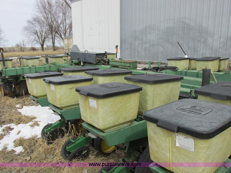 image for item K2041 John Deere 7000 planter