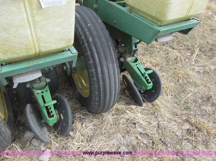 image for item K2041 John Deere 7000 planter