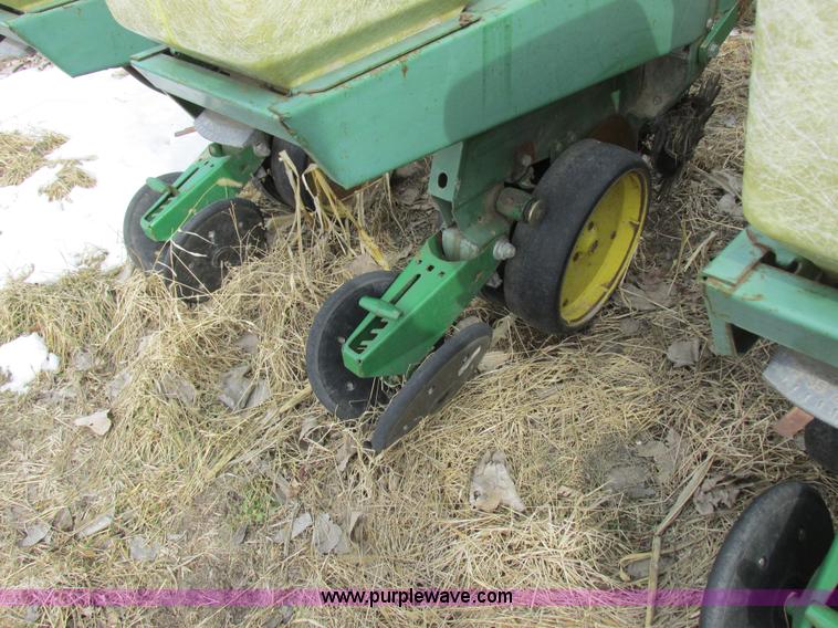 image for item K2041 John Deere 7000 planter