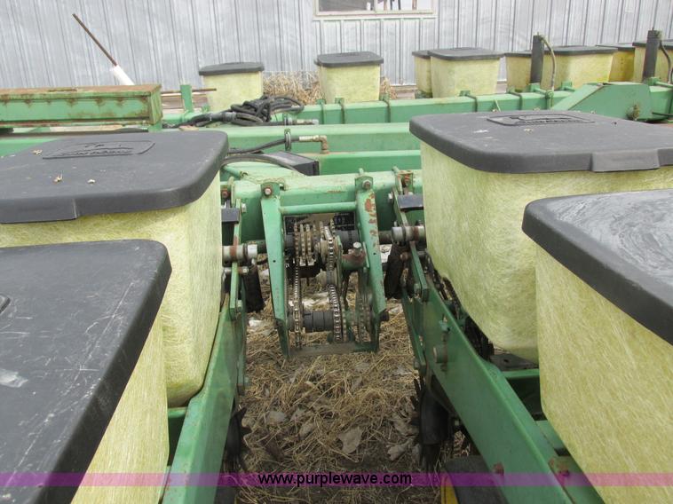 image for item K2041 John Deere 7000 planter