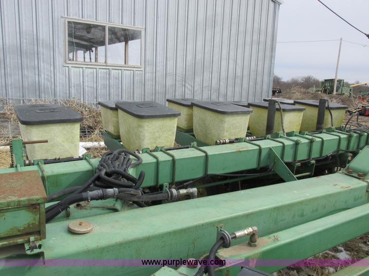 image for item K2041 John Deere 7000 planter