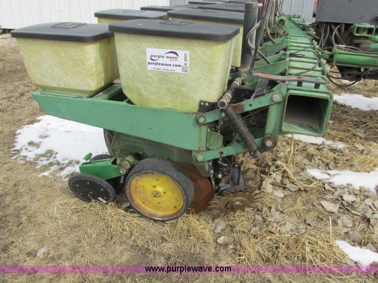 image for item K2041 John Deere 7000 planter