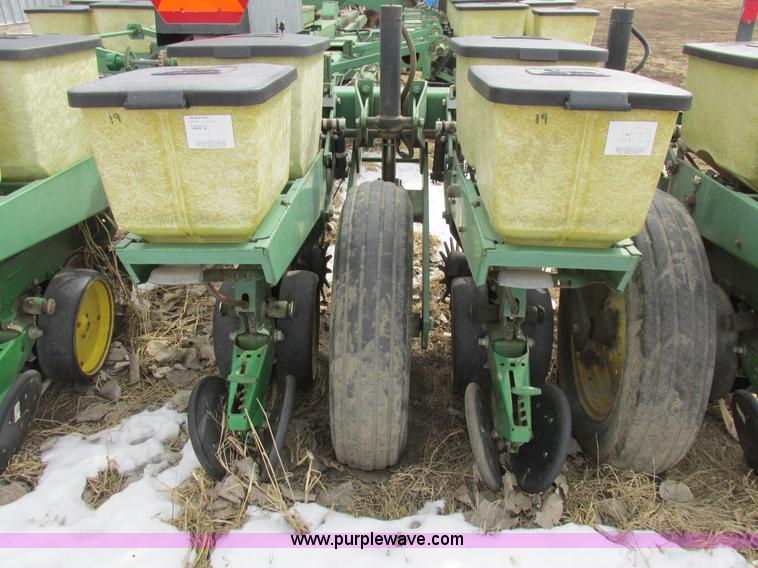 image for item K2041 John Deere 7000 planter