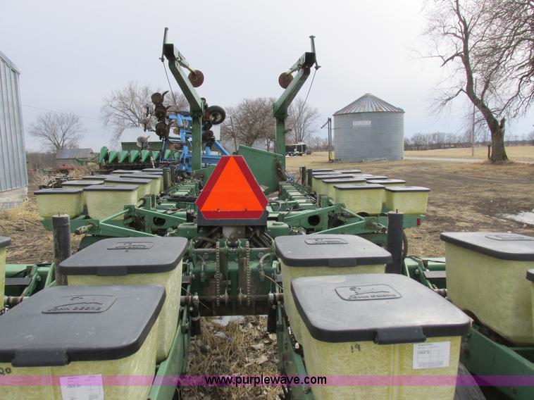 image for item K2041 John Deere 7000 planter