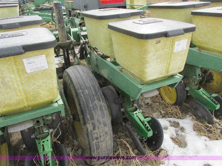 image for item K2041 John Deere 7000 planter