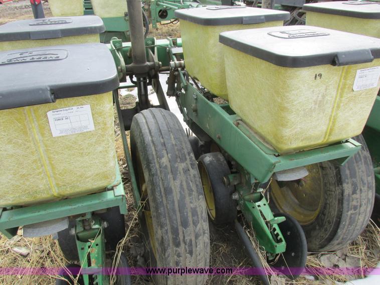 image for item K2041 John Deere 7000 planter