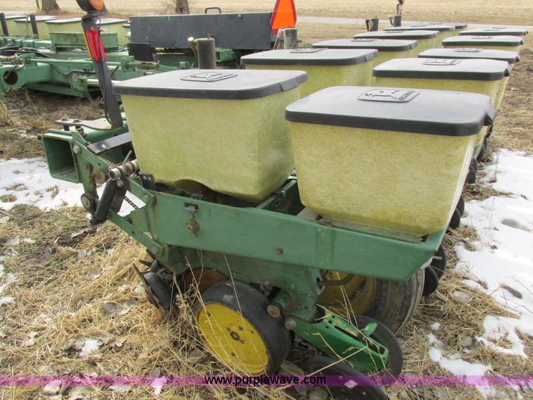 image for item K2041 John Deere 7000 planter