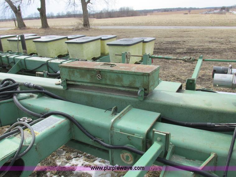 image for item K2041 John Deere 7000 planter