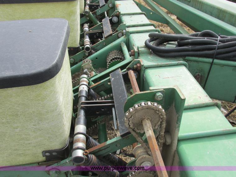 image for item K2041 John Deere 7000 planter