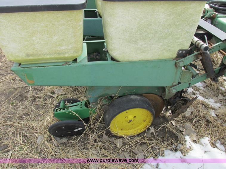 image for item K2041 John Deere 7000 planter
