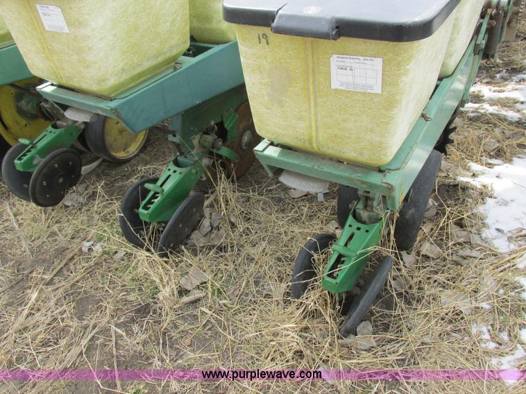 image for item K2041 John Deere 7000 planter