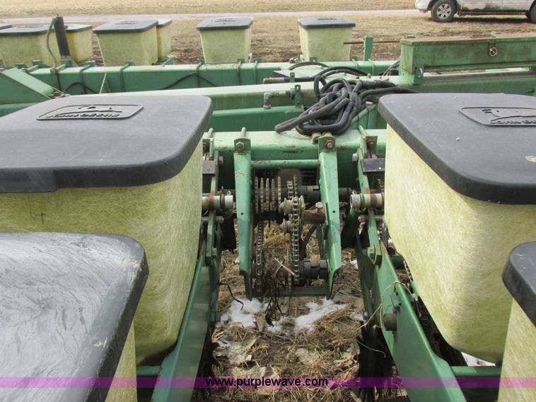 image for item K2041 John Deere 7000 planter