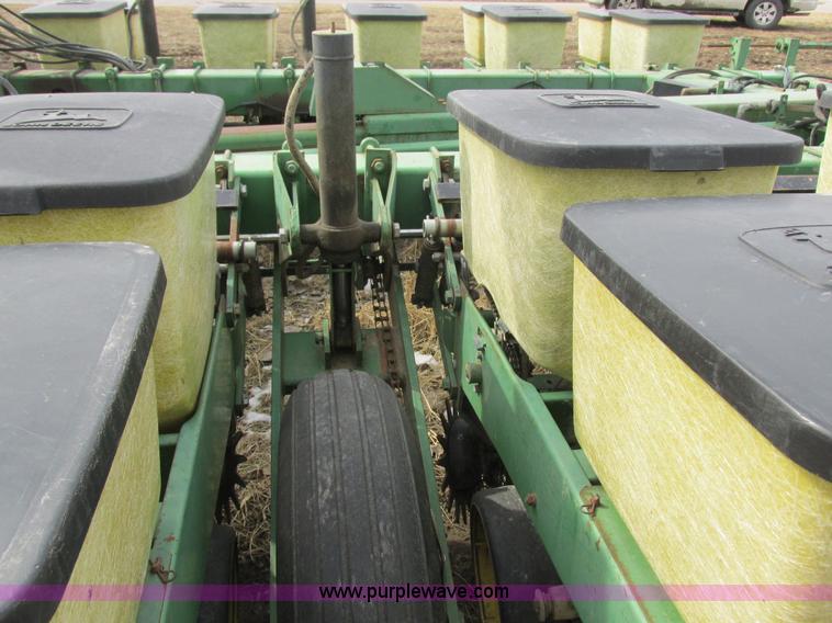 image for item K2041 John Deere 7000 planter
