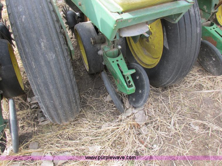 image for item K2041 John Deere 7000 planter