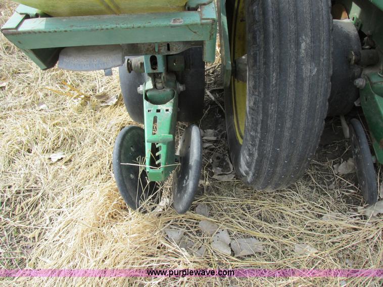 image for item K2041 John Deere 7000 planter