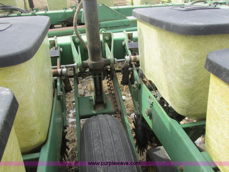 image for item K2041 John Deere 7000 planter