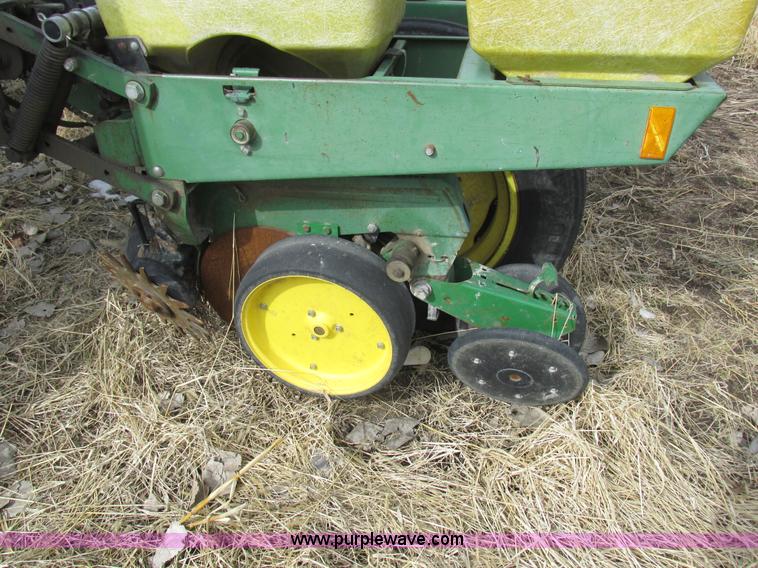 image for item K2041 John Deere 7000 planter