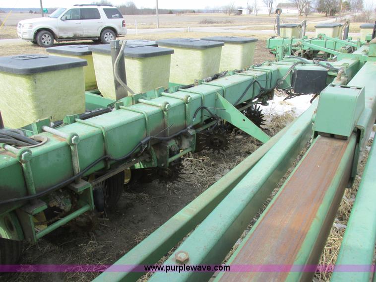 image for item K2041 John Deere 7000 planter