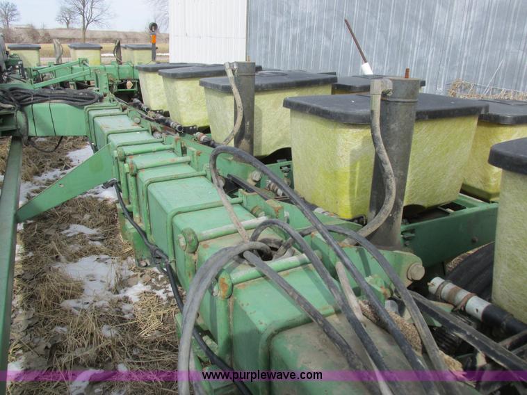image for item K2041 John Deere 7000 planter