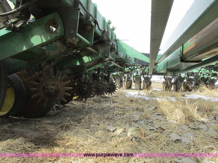 image for item K2041 John Deere 7000 planter